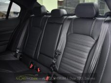 Alfa Romeo Giulia 2,2D AT8-Q4 VELOCE - 13