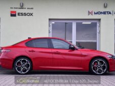 Alfa Romeo Giulia 2,2D AT8-Q4 VELOCE - 5