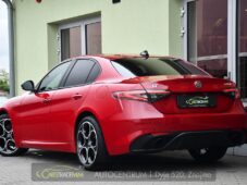 Alfa Romeo Giulia 2,2D AT8-Q4 VELOCE - 2