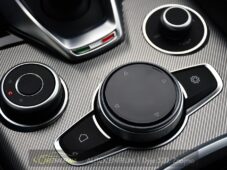 Alfa Romeo Giulia 2,2D AT8-Q4 VELOCE - 34