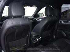 Alfa Romeo Giulia 2,2D AT8-Q4 VELOCE - 11