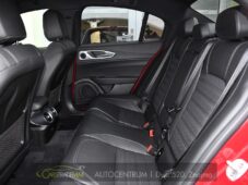 Alfa Romeo Giulia 2,2D AT8-Q4 VELOCE - 12