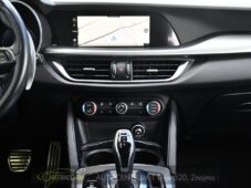 Alfa Romeo Stelvio 2.0T 16V 206kW VELOCE AT8 Q4 - 20