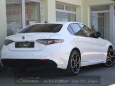 Alfa Romeo Giulia 2.0 TURBO 16V 206kW Q4 VELOCE - 4