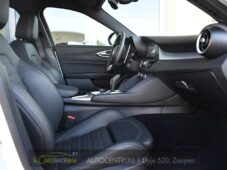 Alfa Romeo Giulia 2.0 TURBO 16V 206kW Q4 VELOCE - 11