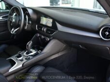 Alfa Romeo Giulia 2.0 TURBO 16V 206kW Q4 VELOCE - 12