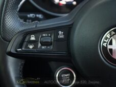 Alfa Romeo Giulia 2.0 TURBO 16V 206kW Q4 VELOCE - 22