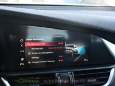 Alfa Romeo Giulia 2.0 TURBO 16V 206kW Q4 VELOCE - 27