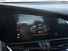 Alfa Romeo Giulia 2.0 TURBO 16V 206kW Q4 VELOCE - 30
