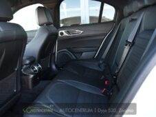 Alfa Romeo Giulia 2.0 TURBO 16V 206kW Q4 VELOCE - 14