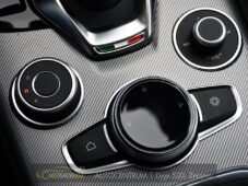 Alfa Romeo Giulia 2.0T 16V 206kW VELOCE AT8 Q4 - 34