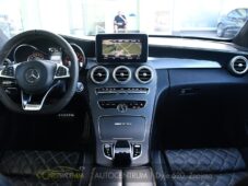 Mercedes-Benz Třídy C C63 AMG - 16