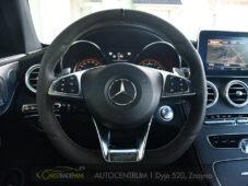 Mercedes-Benz Třídy C C63 AMG - 22