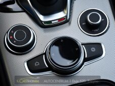 Alfa Romeo Stelvio 2.2D 154kW VELOCE AT8 Q4 - 33