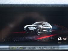 Alfa Romeo Stelvio 2.2D 154kW VELOCE AT8 Q4 - 38