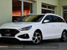 Hyundai i30 1.6CRDi NAVI KAMERA CARPLAY - 0