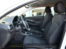 Hyundai i30 1.6CRDi NAVI KAMERA CARPLAY - 9