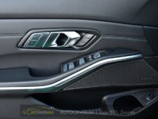BMW M3 COMP.HUD H/K CARBON CERAMIC ČR - 28