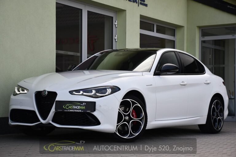 Alfa Romeo Giulia 2.0T 16V 206kW VELOCE AT8 Q4 - 1