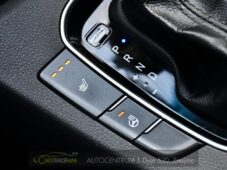 Hyundai i30 1,6CRDi STYLE AUTOMAT - 33