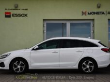 Hyundai i30 1,6CRDi STYLE AUTOMAT - 1