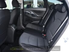 Hyundai i30 1,6CRDi STYLE AUTOMAT - 12